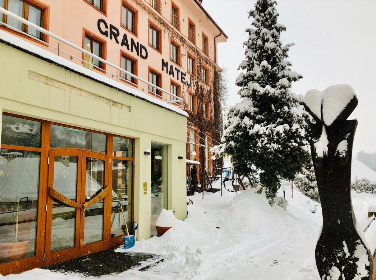 ホテル&ペンジオン グランド マテイ Banská Štiavnica エクステリア 写真