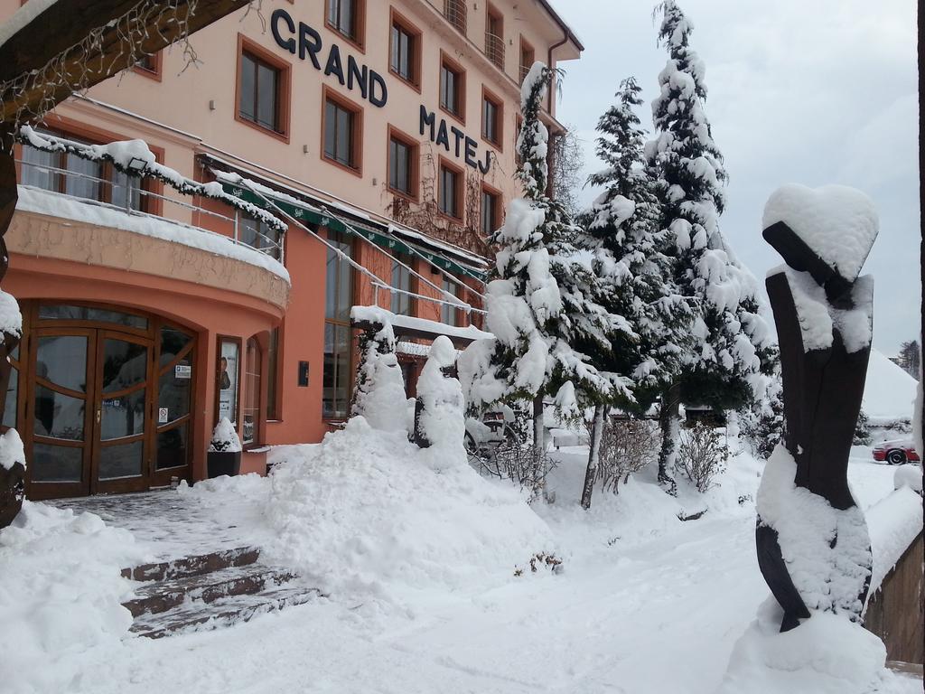 ホテル&ペンジオン グランド マテイ Banská Štiavnica エクステリア 写真